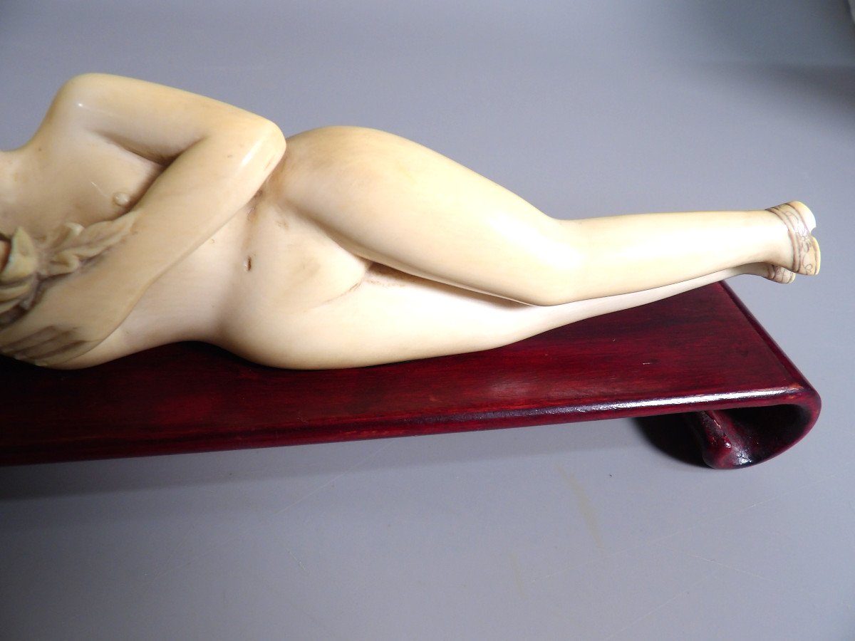 Bone Sculpture On Varnished Wooden Base - Naked Asian Woman Lying Down-photo-6