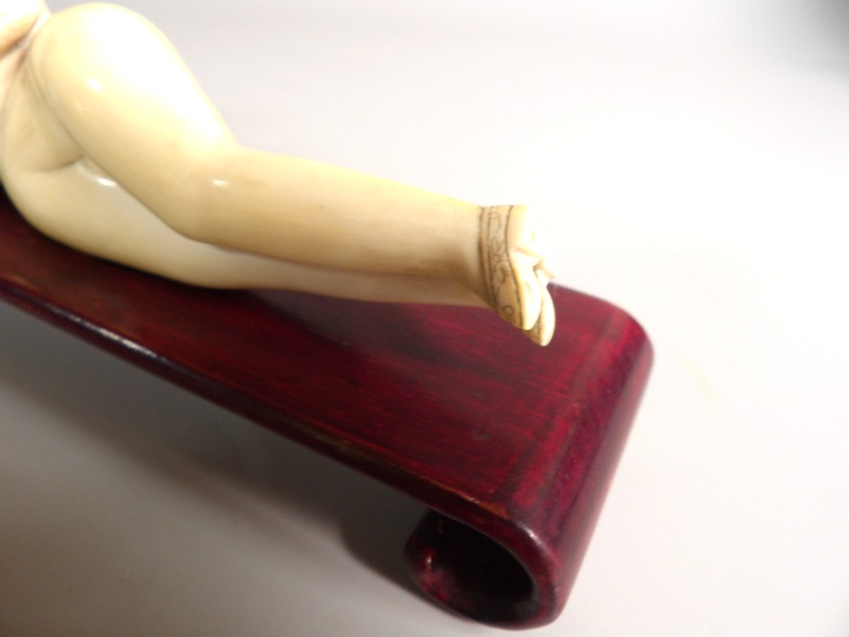 Bone Sculpture On Varnished Wooden Base - Naked Asian Woman Lying Down-photo-8