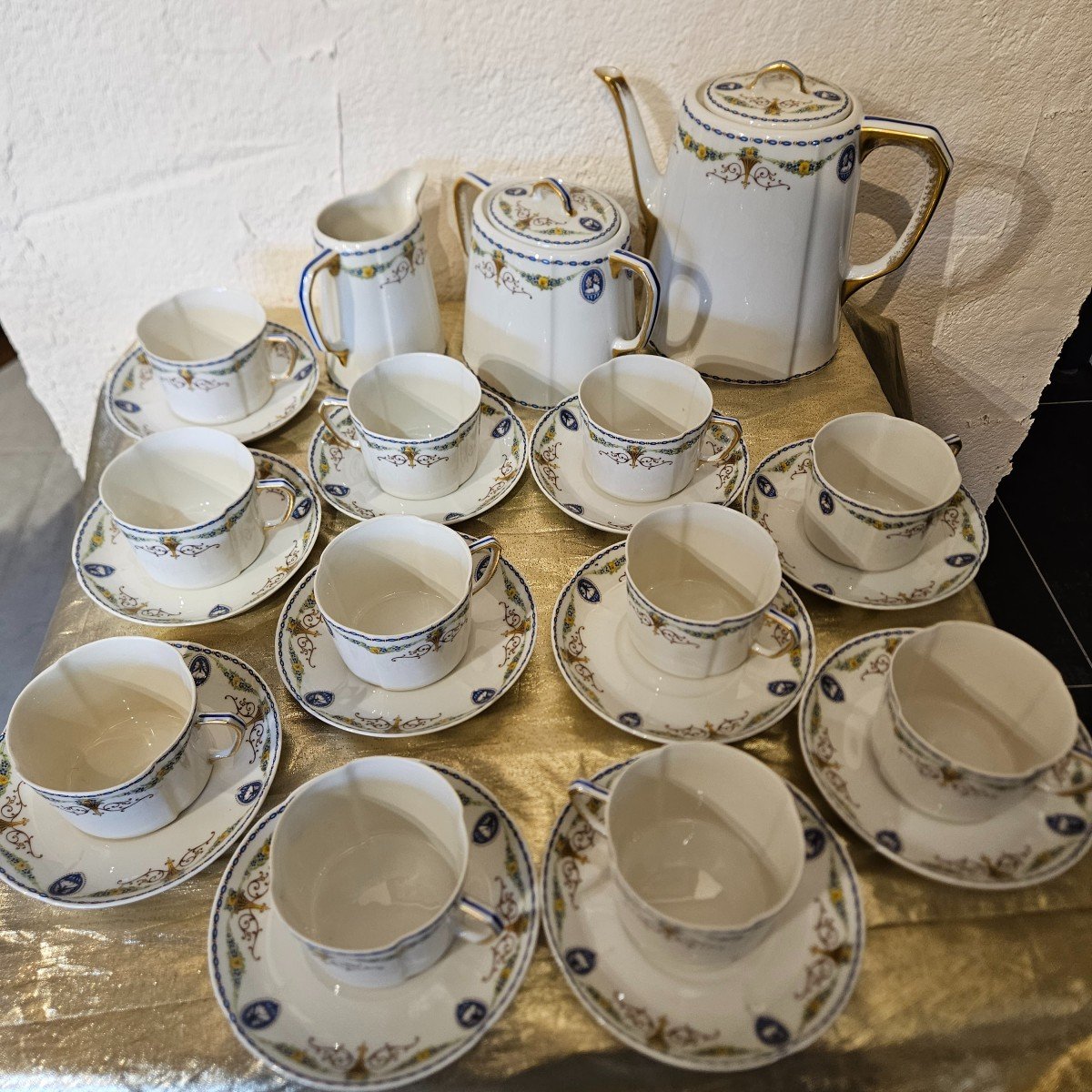 Service à Thé Ou à Café  En Porcelaine De Limoges  -  époque 20ème -