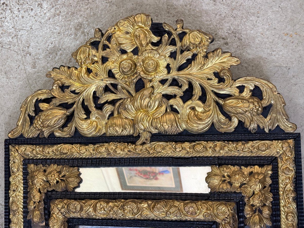 Beveled Mirror With Parecloses Wood - Embossed Brass - Very Gilded - Carved Flower Pediment - Nap. III-photo-2