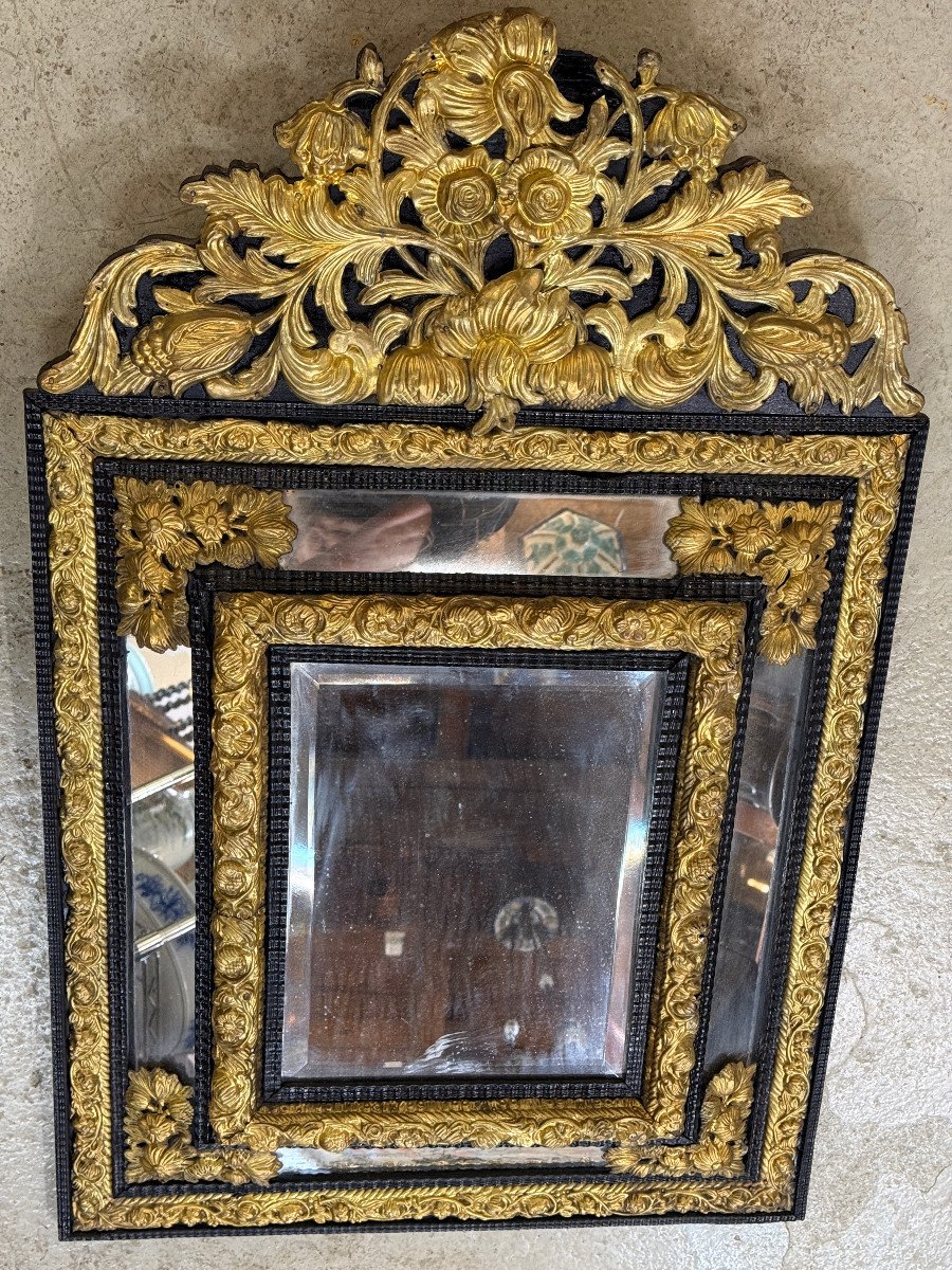 Beveled Mirror With Parecloses Wood - Embossed Brass - Very Gilded - Carved Flower Pediment - Nap. III-photo-3