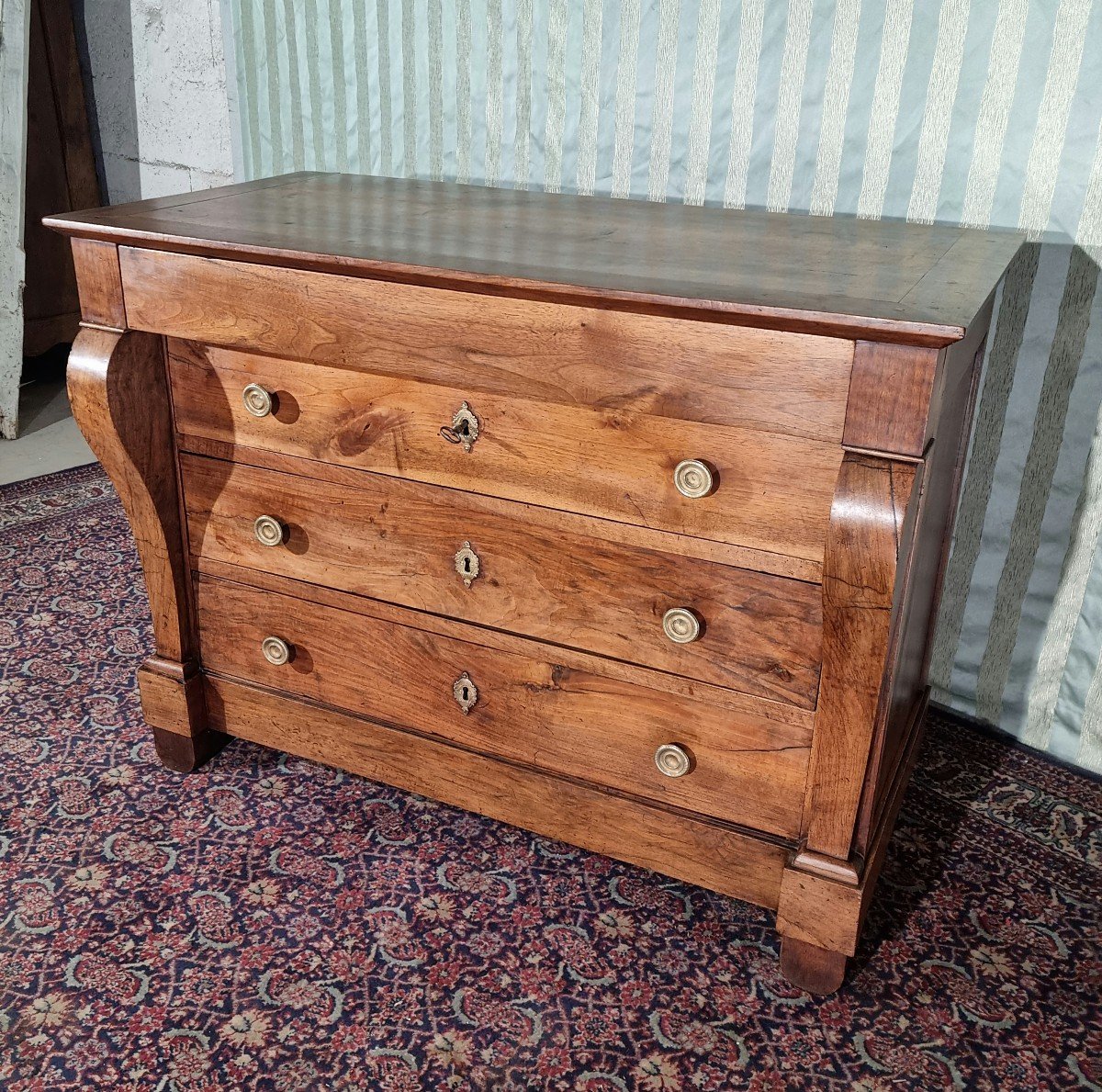 Restoration Walnut Chest Of Drawers, 19th Century. 