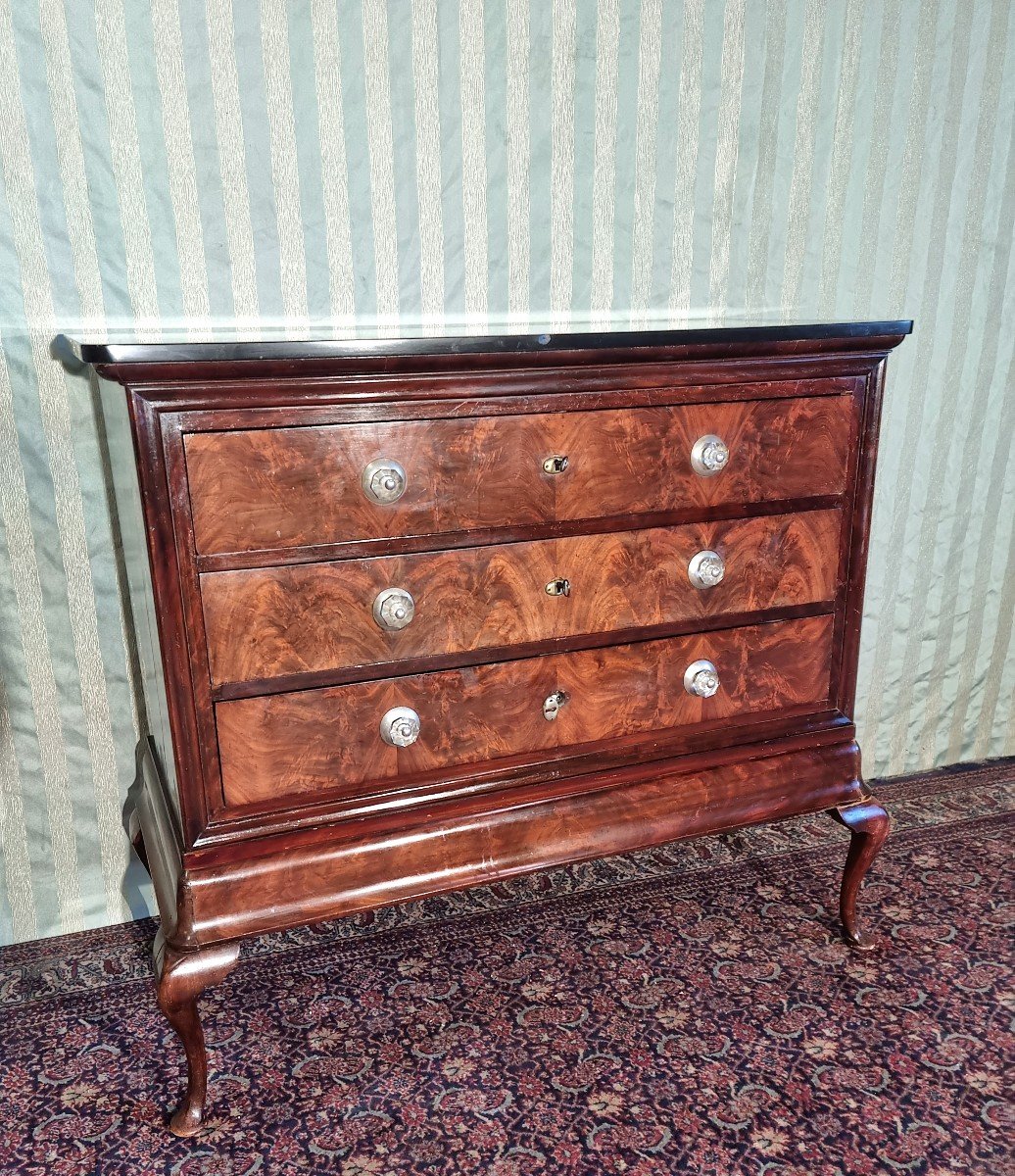 Commode En Acajou Chyppendale, d'époque 19ème. 