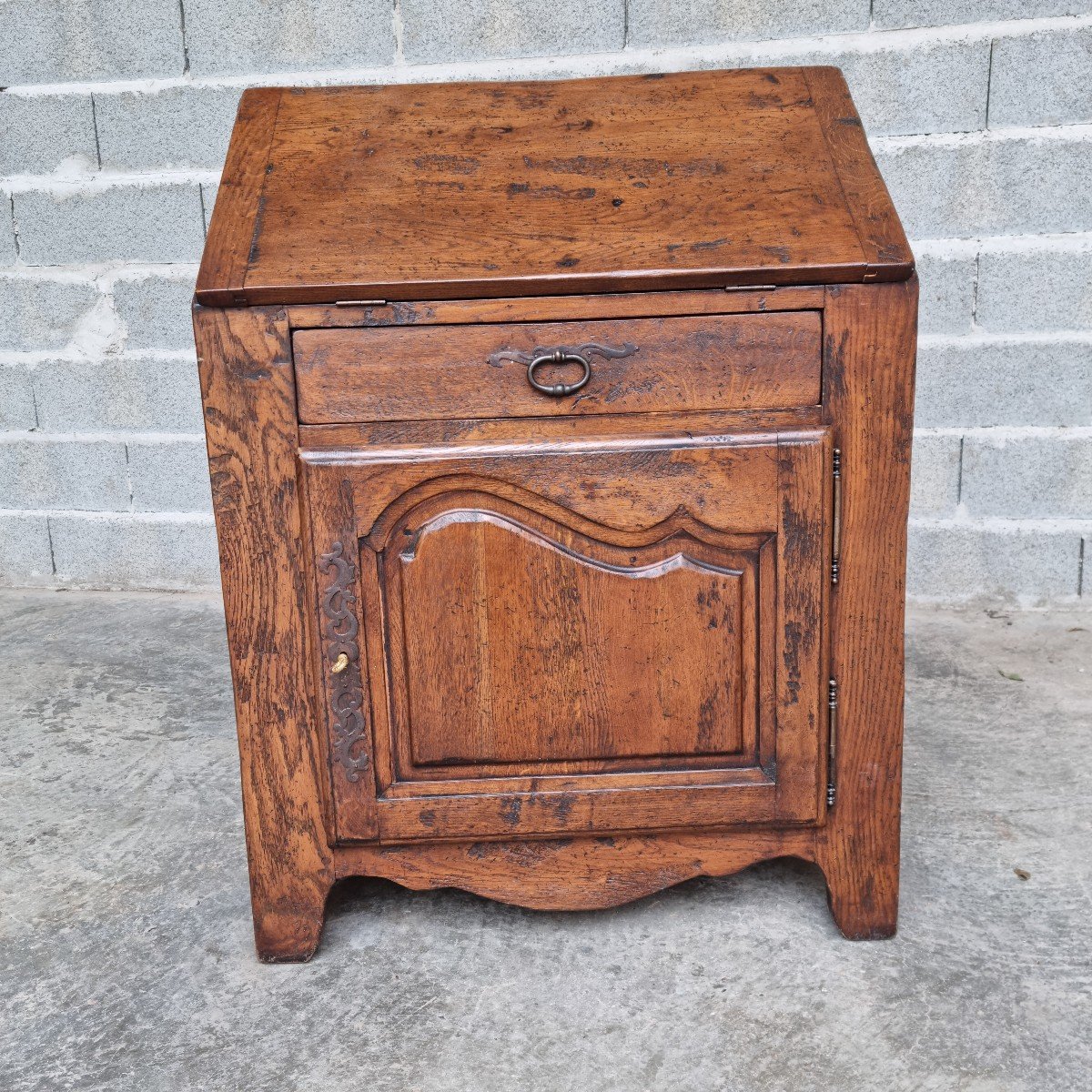 Louis XV Oak Donkey Desk, 18th Century. 