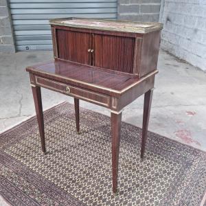 Bonheur Du Jour En Acajou, De Style Louis XVI, d'époque XIXème.