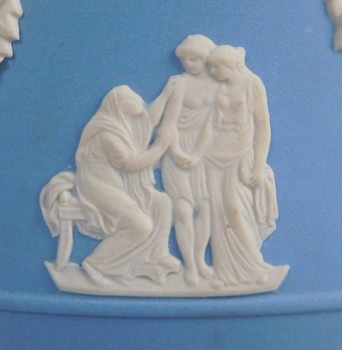 Cache Pot Néoclassique En Biscuit De Porcelaine Bleu Et Blanc - Wedgwood-photo-1