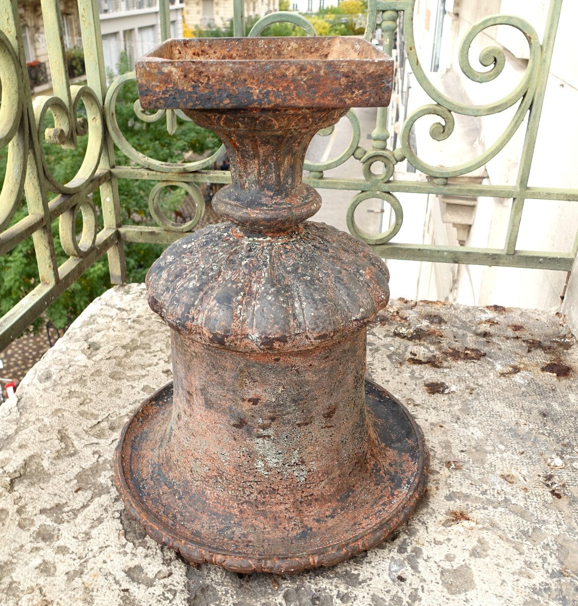 Paire De Grands Vases Medicis d'Ornement De Jardin En Fonte, époque XIXe Siècle - 44cm-photo-3