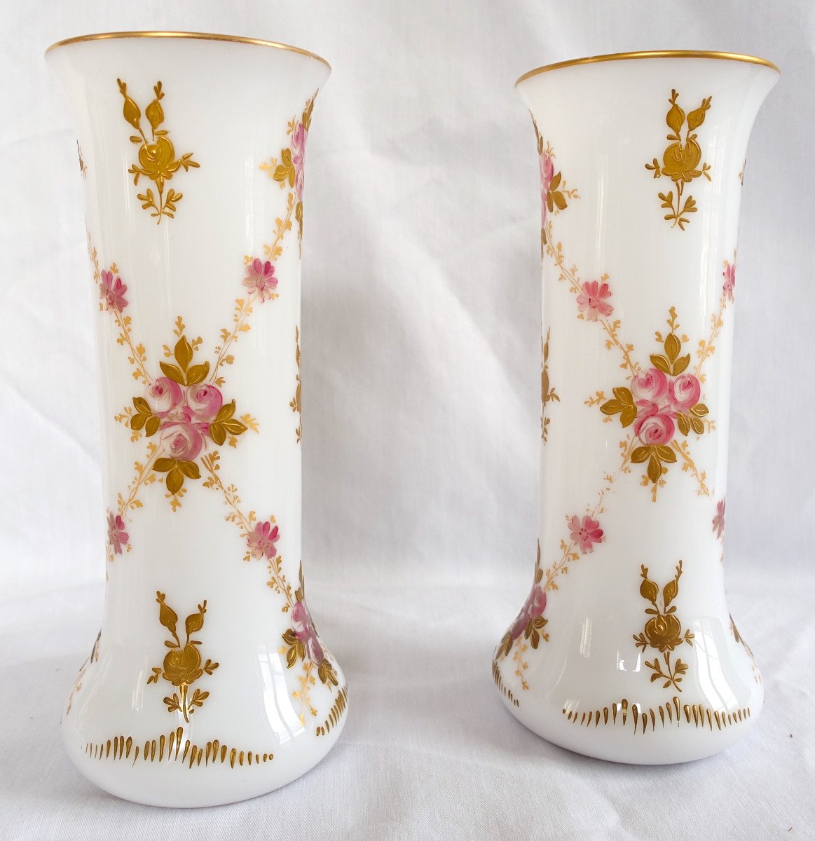 Saint Louis Paire De Vases En Cristal d'Opaline Peinte & Dorée - étiquette Papier-photo-3