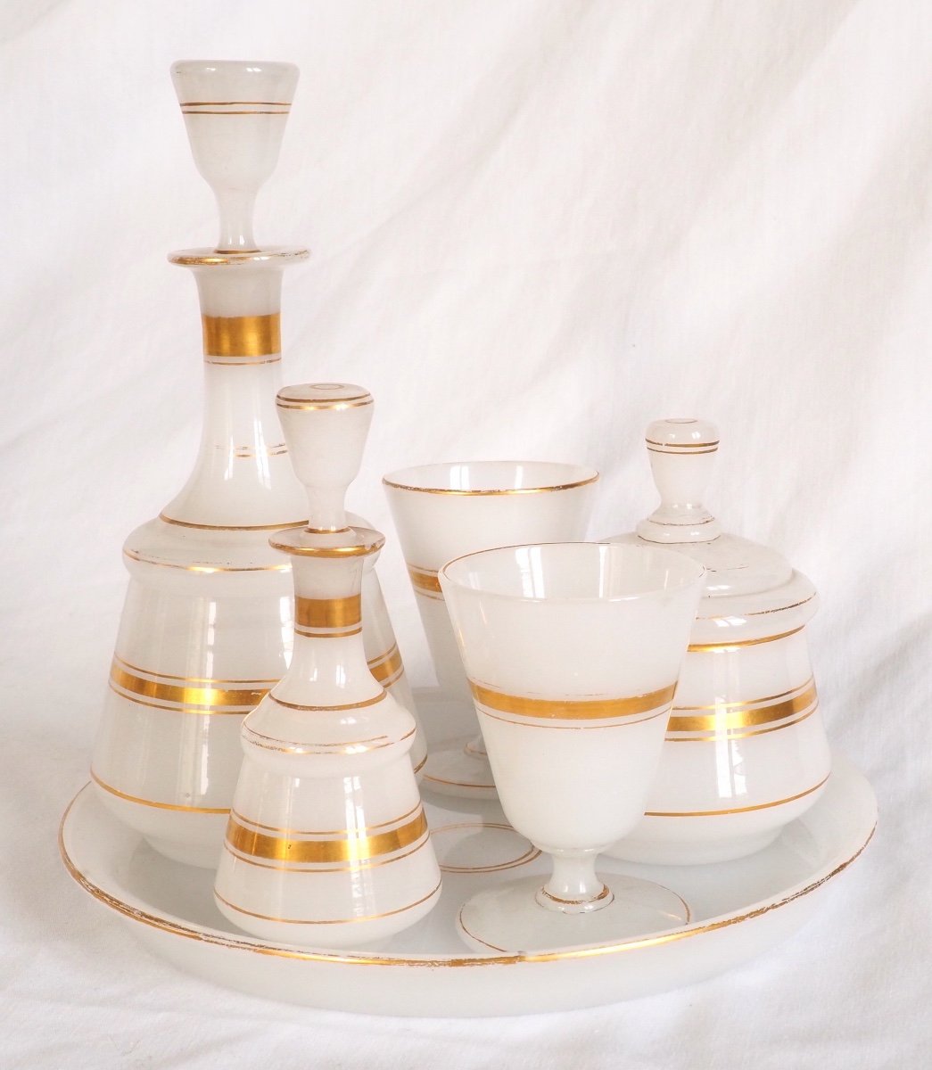 6 Pieces White Opaline Night Set Enhanced With Fine Gold, 19th Century - Napoléon III Period