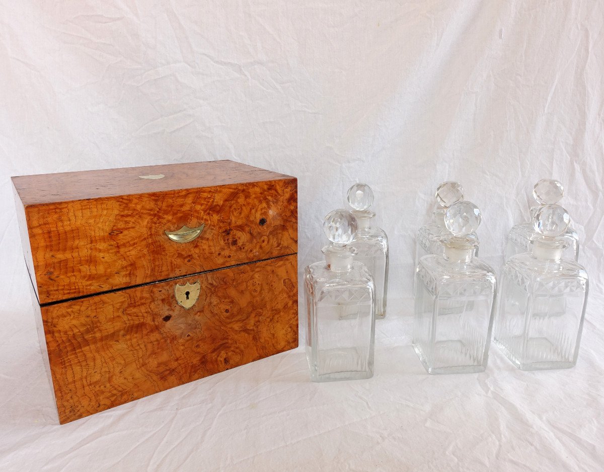 Empire Restoration Liqueur Cellar In Burl And Le Creusot Crystal, Red Moroccan Interior-photo-2