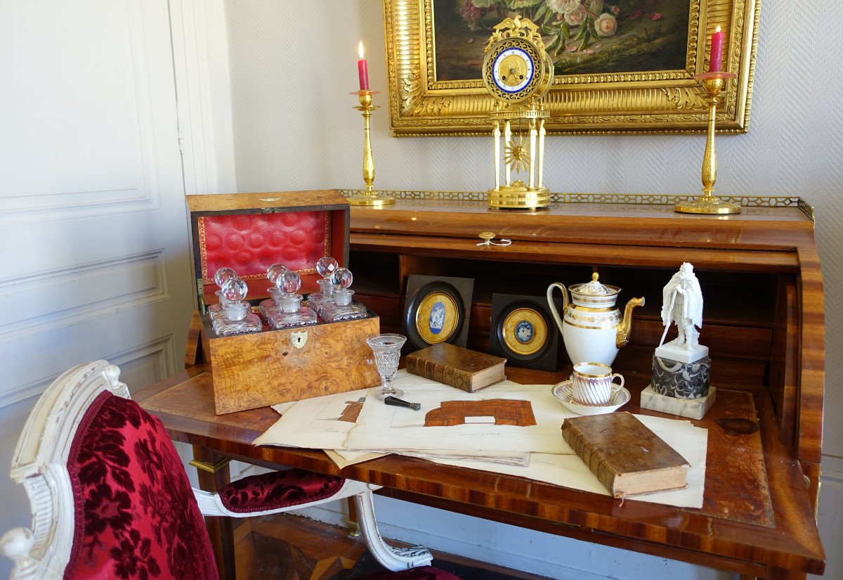 Empire Restoration Liqueur Cellar In Burl And Le Creusot Crystal, Red Moroccan Interior-photo-8