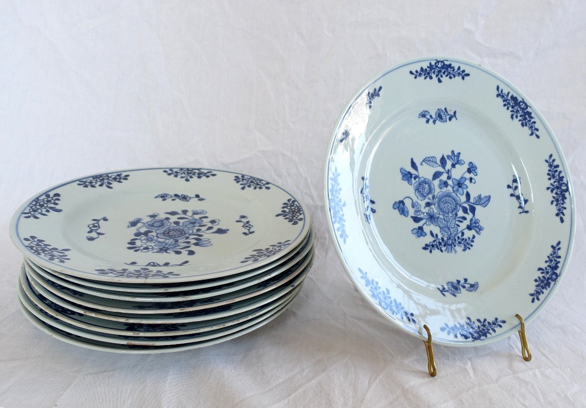 Compagnie Des Indes - Suite De 9 Assiettes En Porcelaine De Chine à Décor Bleu - époque 18e