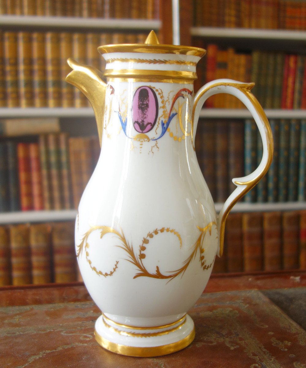 Porcelain Jug / Coffee Pot From The Directoire Consulate Period Late 18th Century - Circa 1800