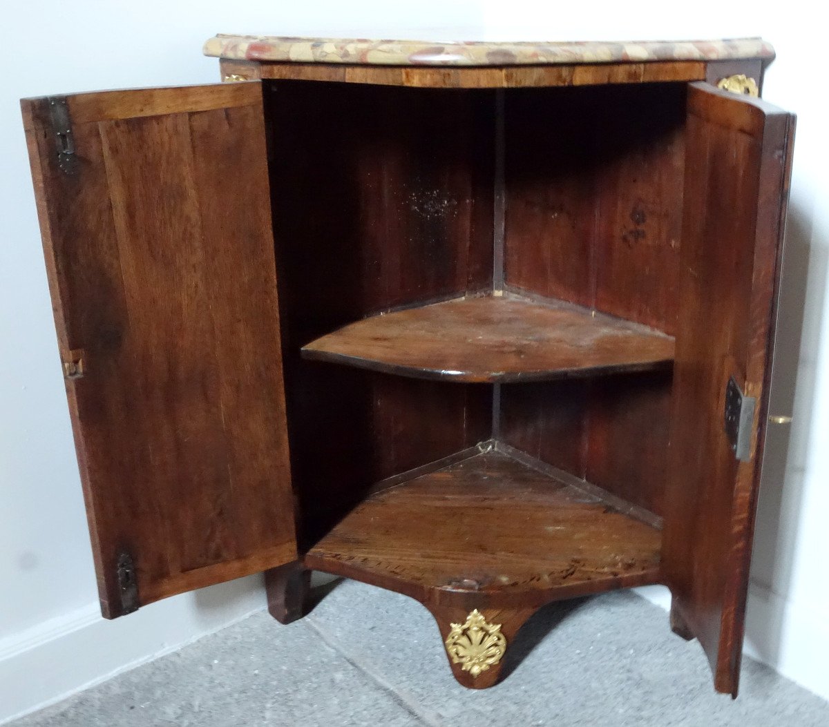   Louis XV Period Corner Cabinet In Violet Wood, Breche d'Alep Marble And Gilded Bronze-photo-4