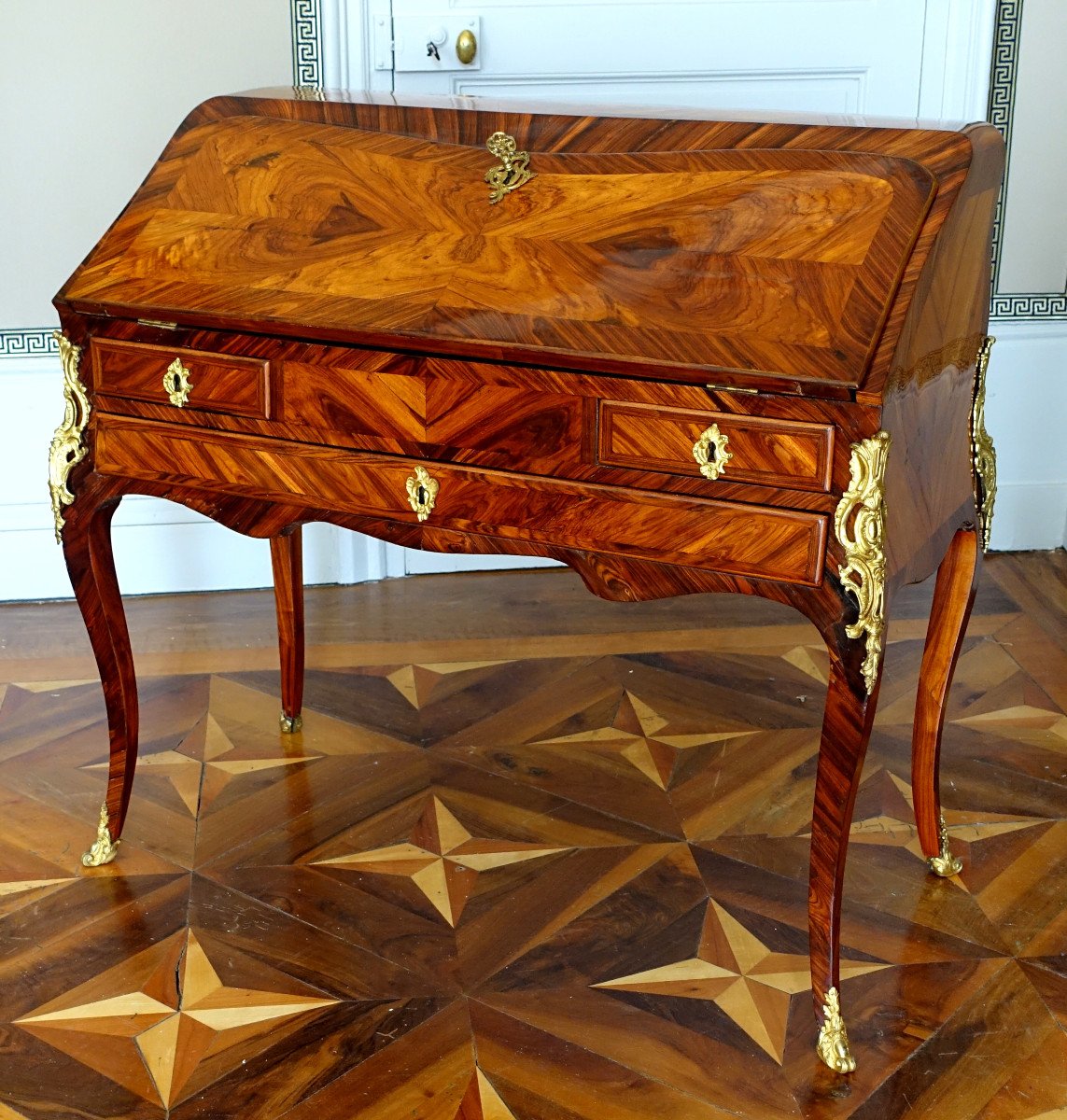 Léonard Boudin - Louis XV Period Violet Wood Lady's Desk - Stamped-photo-2