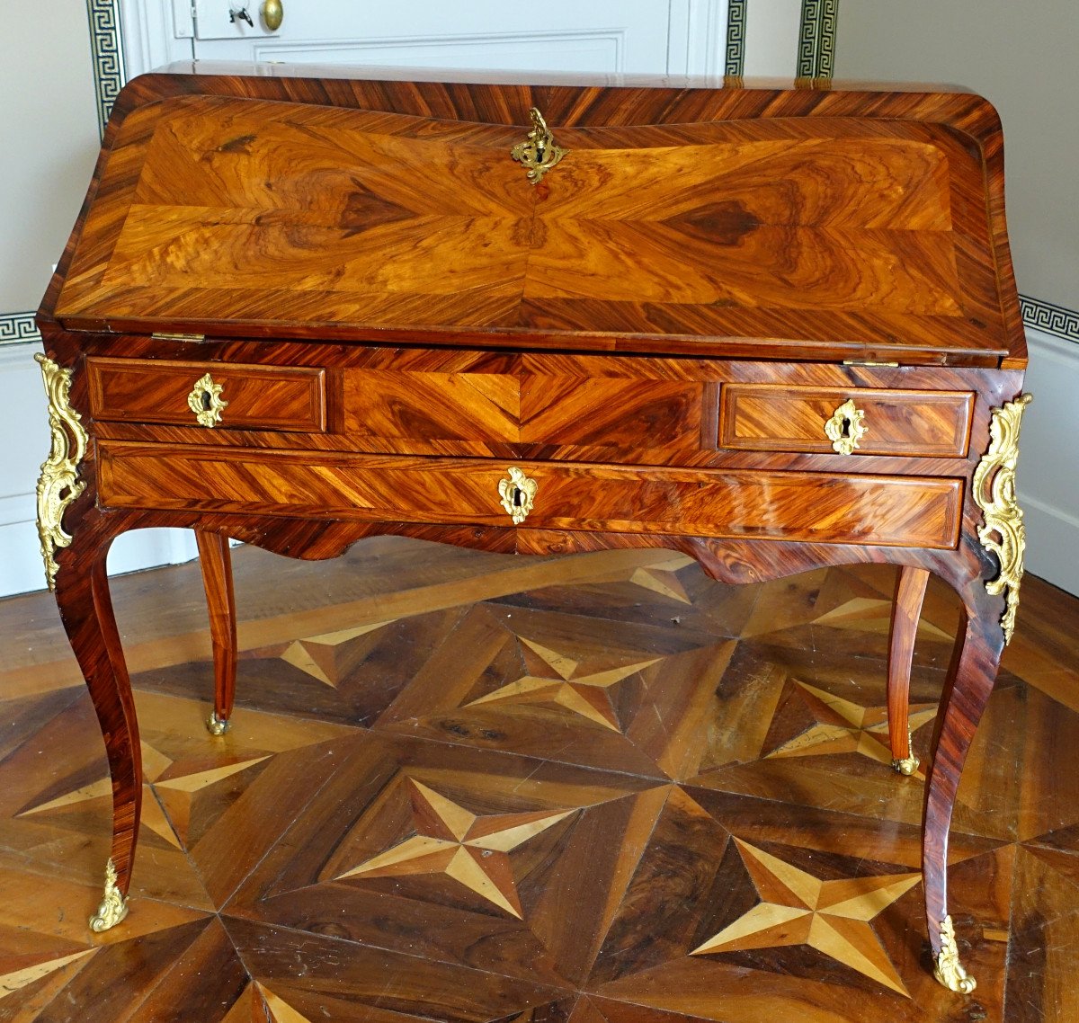 Léonard Boudin - Louis XV Period Violet Wood Lady's Desk - Stamped-photo-1