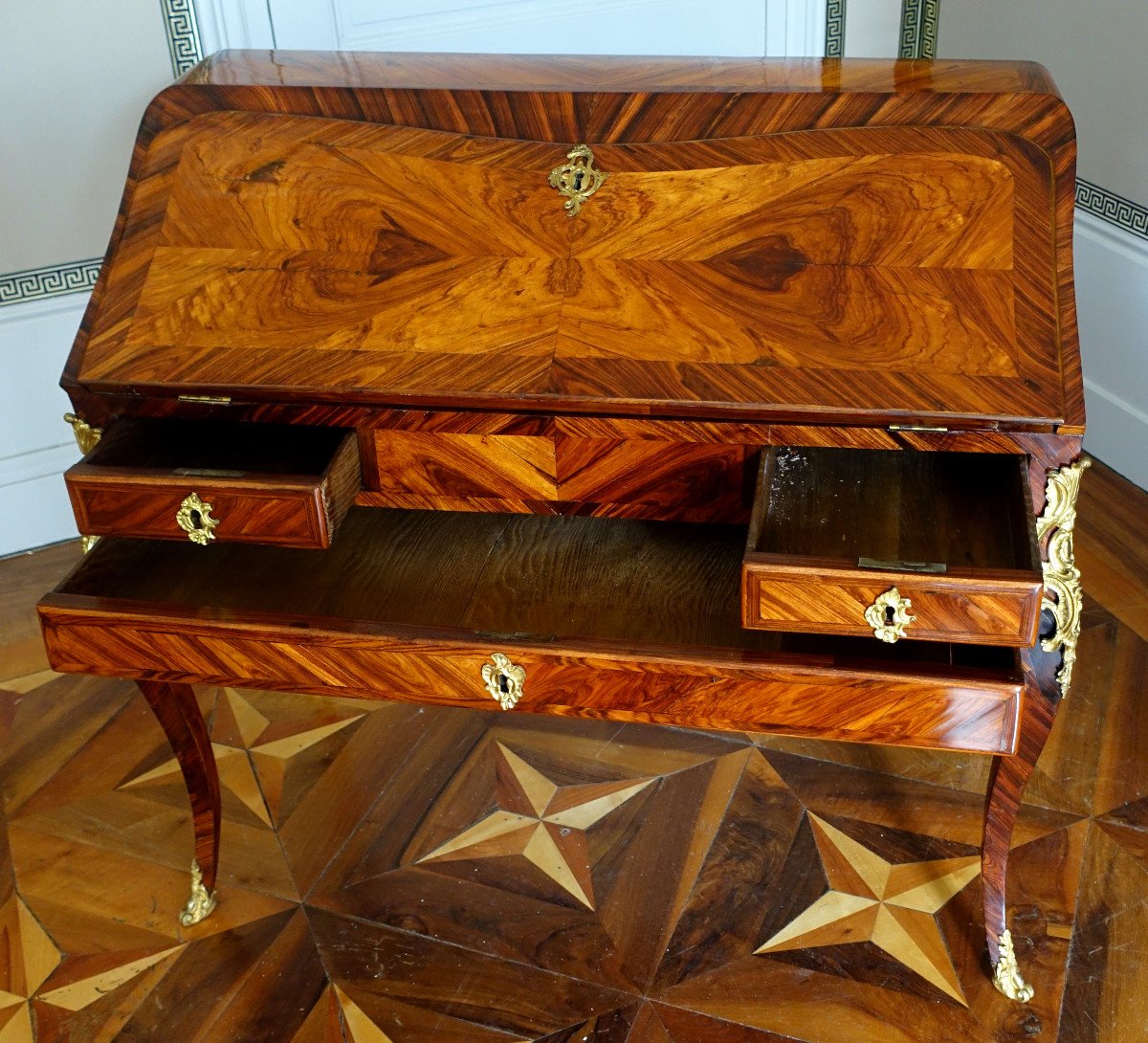 Léonard Boudin - Louis XV Period Violet Wood Lady's Desk - Stamped-photo-2