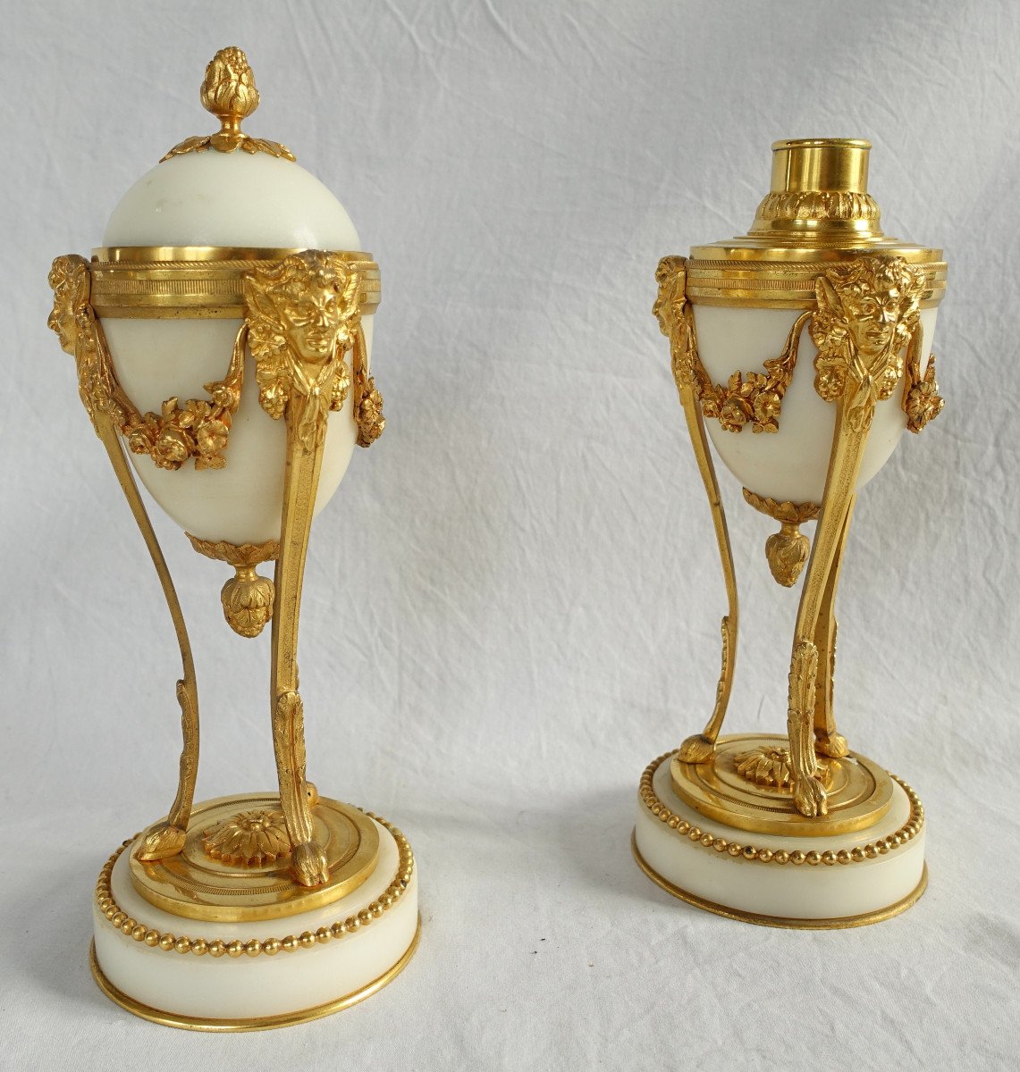 Paire De Cassolettes à Bougeoirs Renversés En Bronze Doré Et Marbre, Style Louis XVI-photo-2