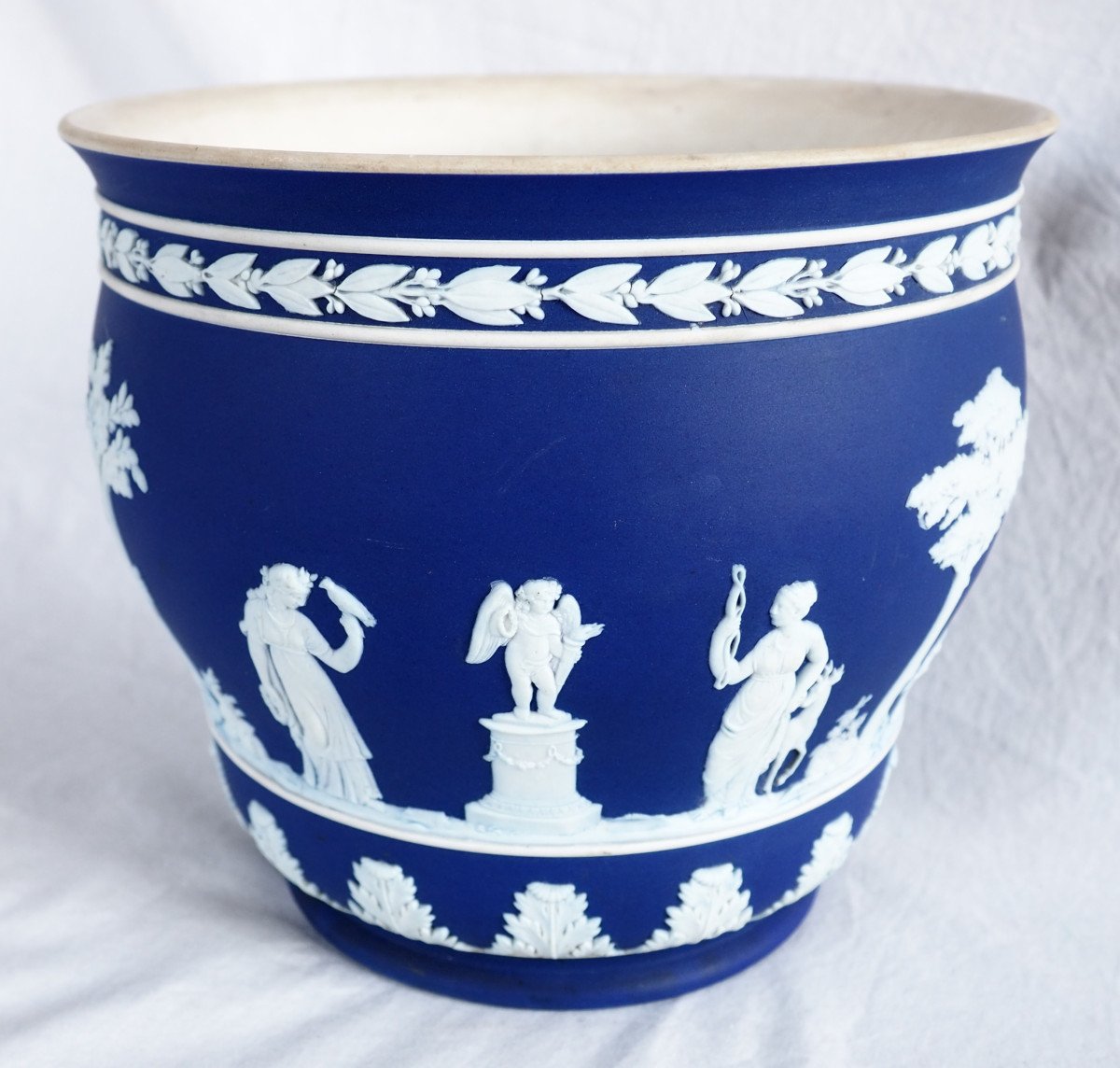   Wedgwood: Large Neoclassical Dark Blue Biscuit Porcelain Cache Pot-photo-2