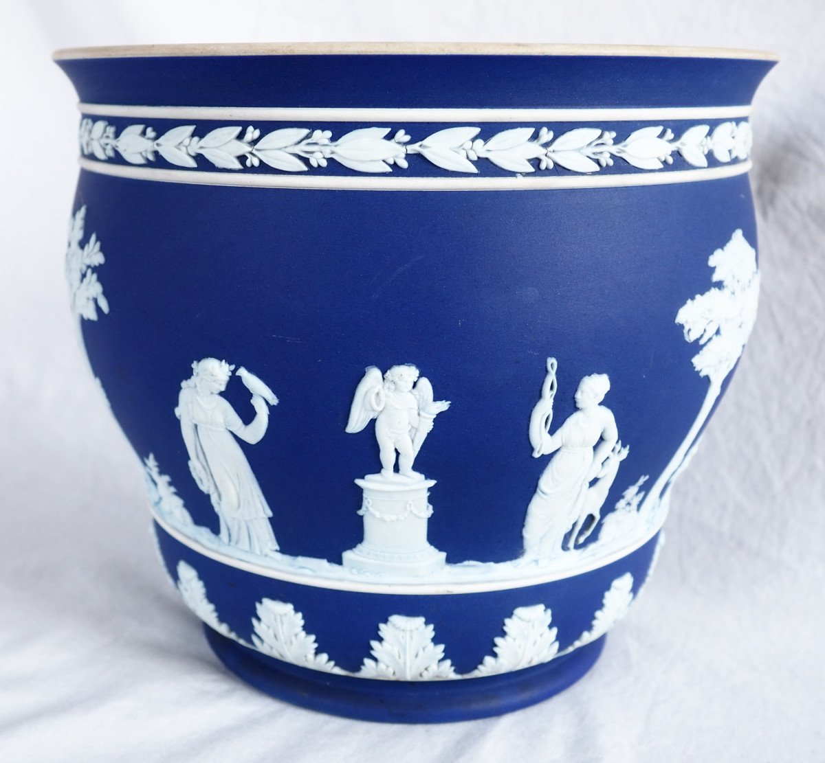   Wedgwood: Large Neoclassical Dark Blue Biscuit Porcelain Cache Pot-photo-3