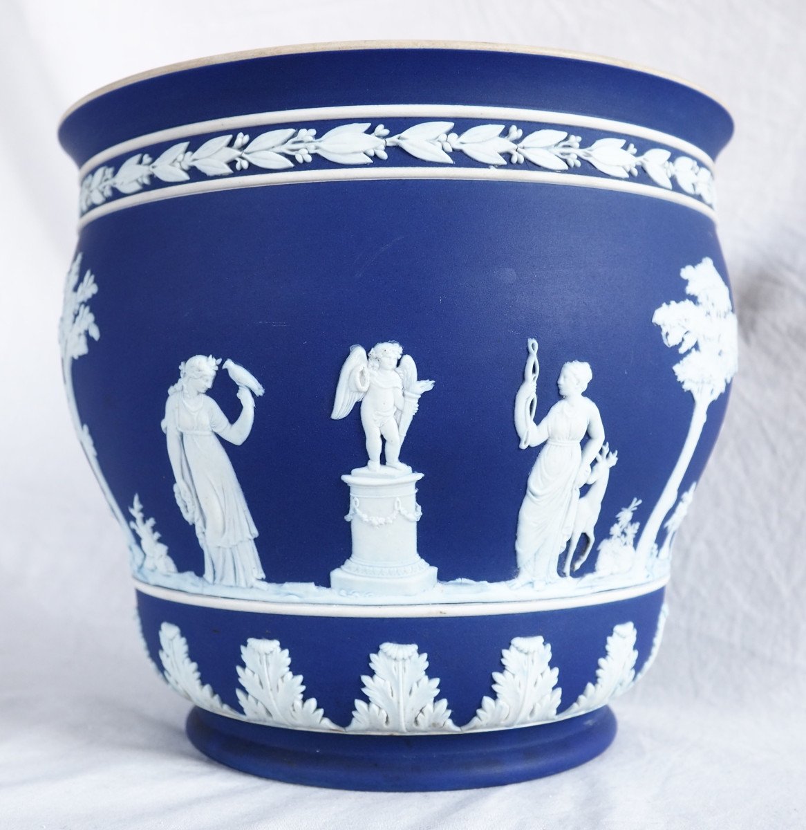   Wedgwood: Large Neoclassical Dark Blue Biscuit Porcelain Cache Pot-photo-4