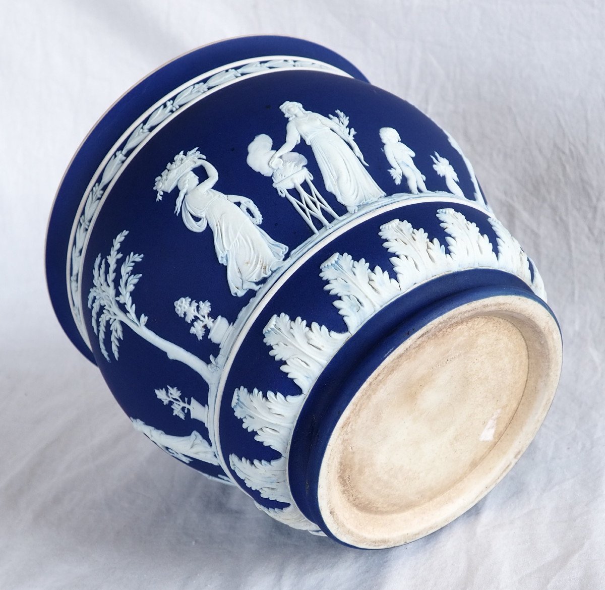   Wedgwood: Large Neoclassical Dark Blue Biscuit Porcelain Cache Pot-photo-2