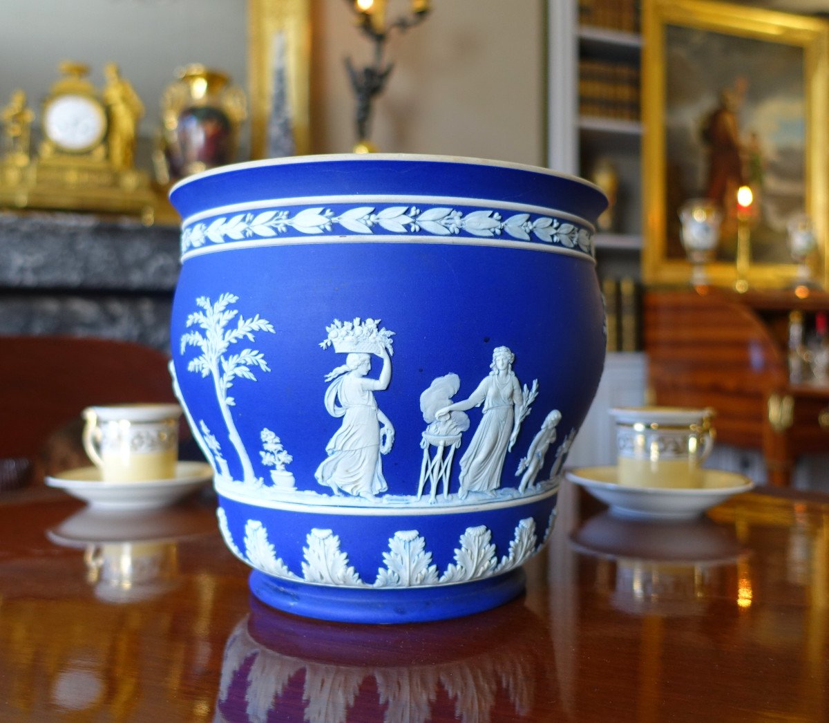   Wedgwood: Large Neoclassical Dark Blue Biscuit Porcelain Cache Pot