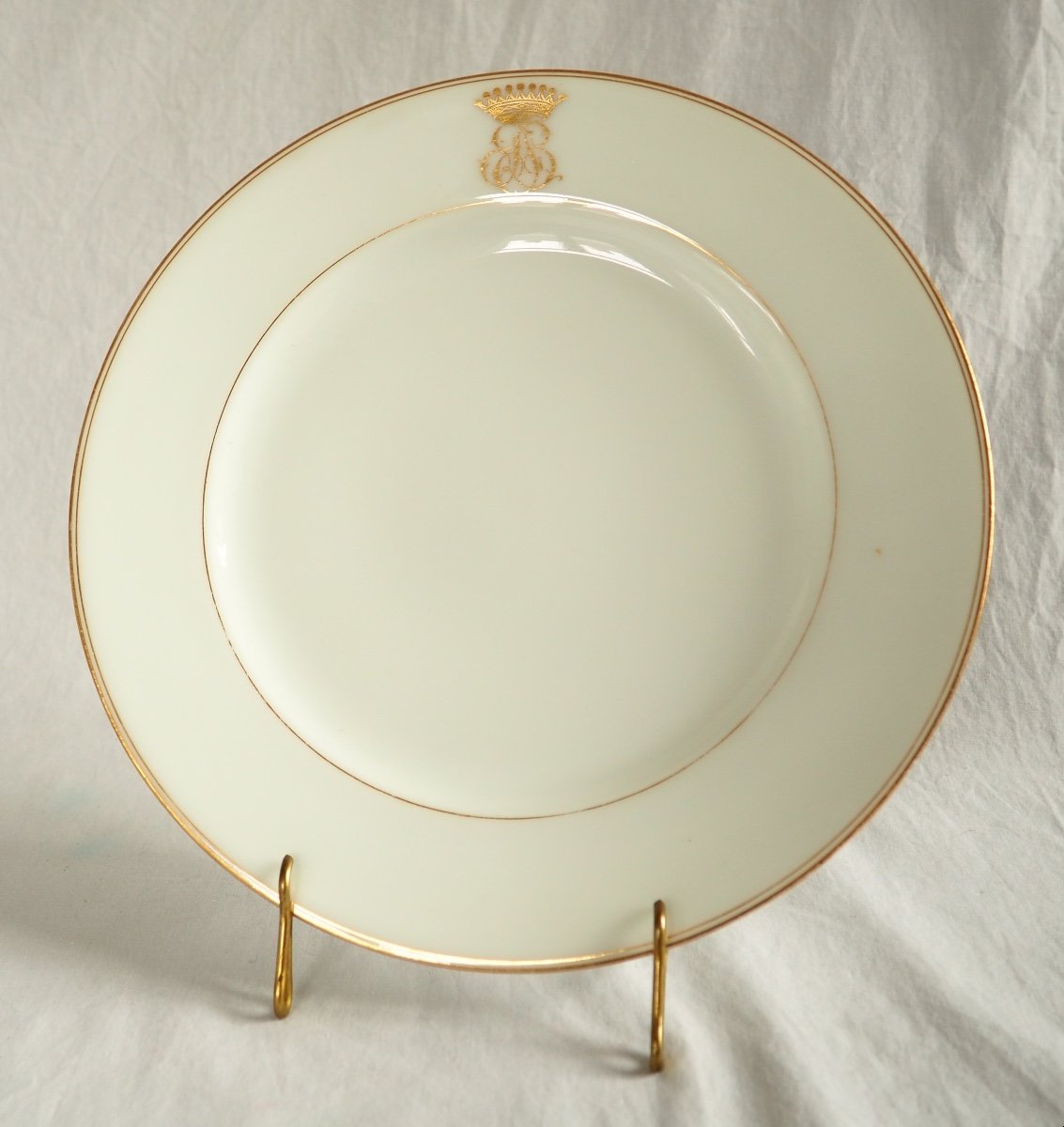 Porcelain Dinner Set For 12 People - Crown Of Count-photo-3