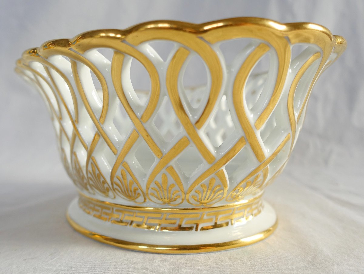 Nast - Empire Oval Cut In Openwork Porcelain Gilded With Fine Gold, Early 19th Century-photo-3