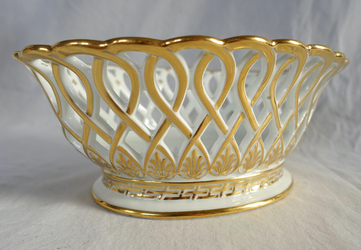 Nast - Empire Oval Cut In Openwork Porcelain Gilded With Fine Gold, Early 19th Century-photo-4