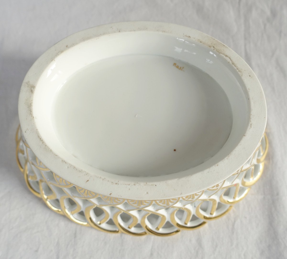 Nast - Empire Oval Cut In Openwork Porcelain Gilded With Fine Gold, Early 19th Century-photo-5