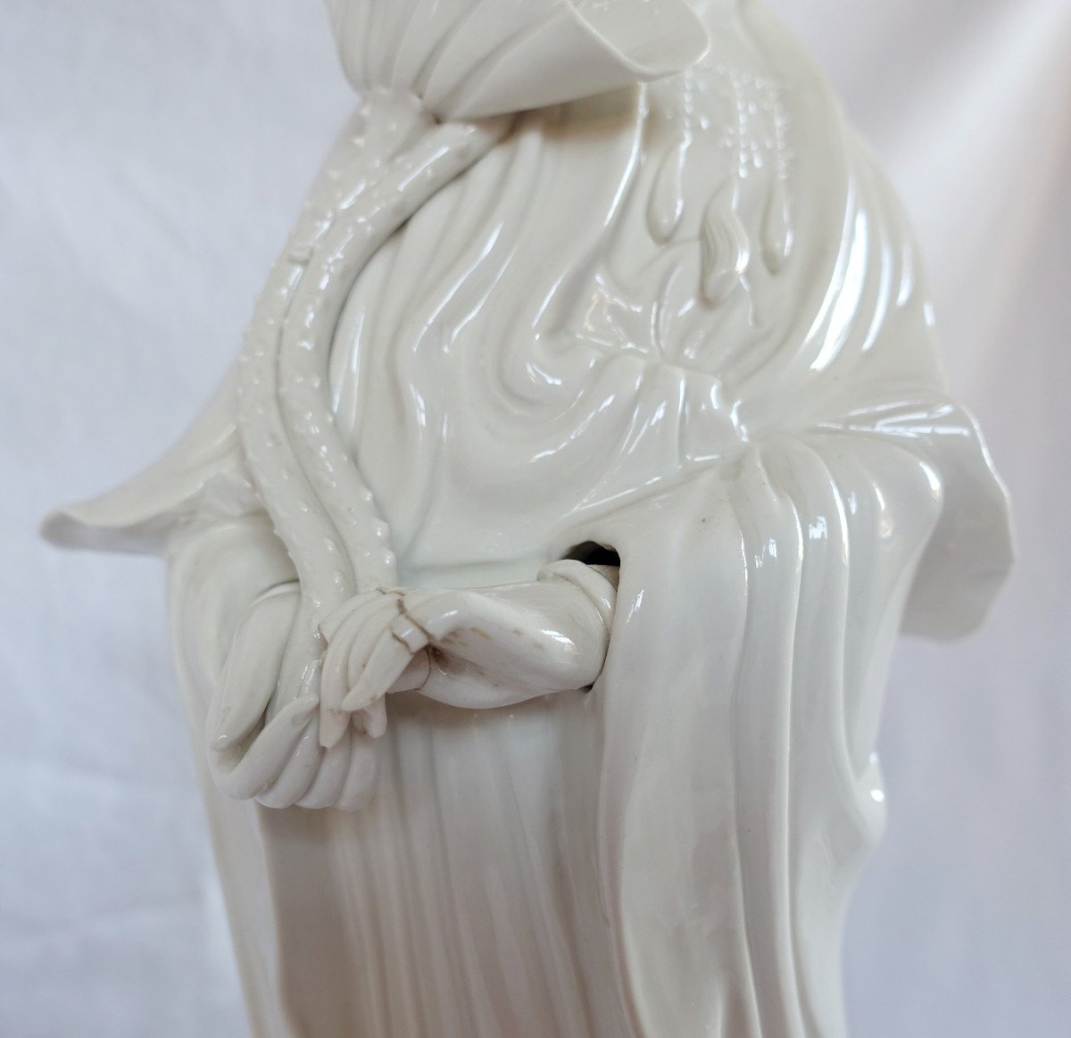 Guanyin Statue 50cm In White Chinese Porcelain - Chinoiserie Decor / Chinese Cabinet-photo-1