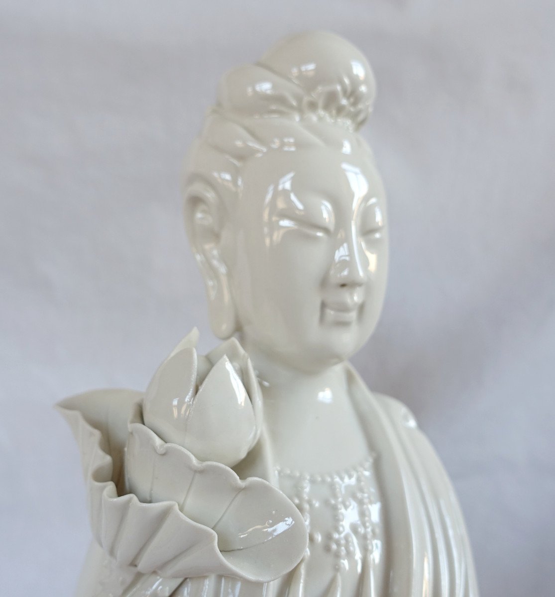 Guanyin Statue 50cm In White Chinese Porcelain - Chinoiserie Decor / Chinese Cabinet-photo-4