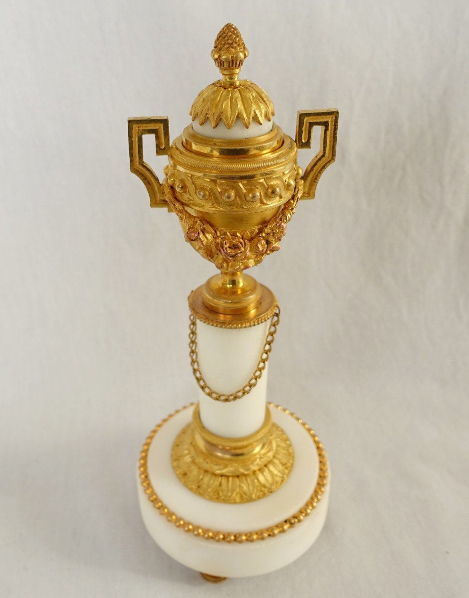 Pair Of Louis XVI Style Gilt Bronze And Marble Candlestick Casseroles-photo-1