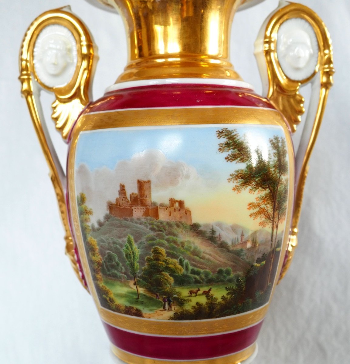   Paire De Vases En Porcelaine De Paris Dor&eacute;e Et Polychrome, &eacute;poque Restauration 32,5cm-photo-1