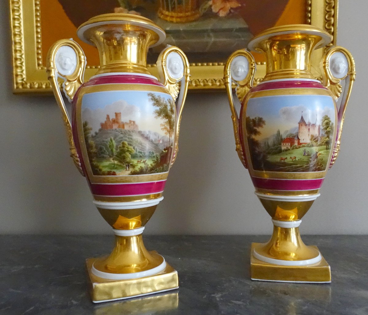   Paire De Vases En Porcelaine De Paris Dor&eacute;e Et Polychrome, &eacute;poque Restauration 32,5cm