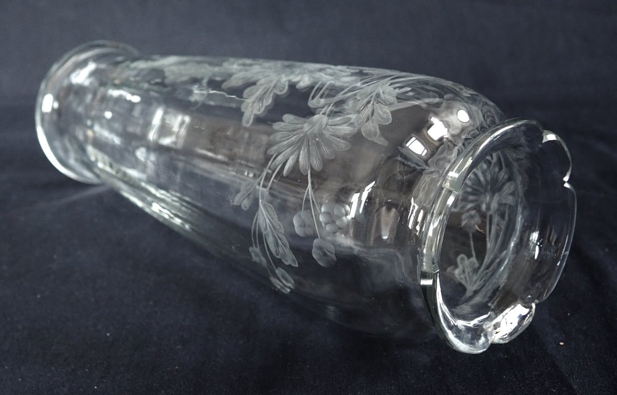 Baccarat : Vase En Cristal, Rare Modèle Taillé Gravé Aux Chrysanthèmes - 30,1cm-photo-4