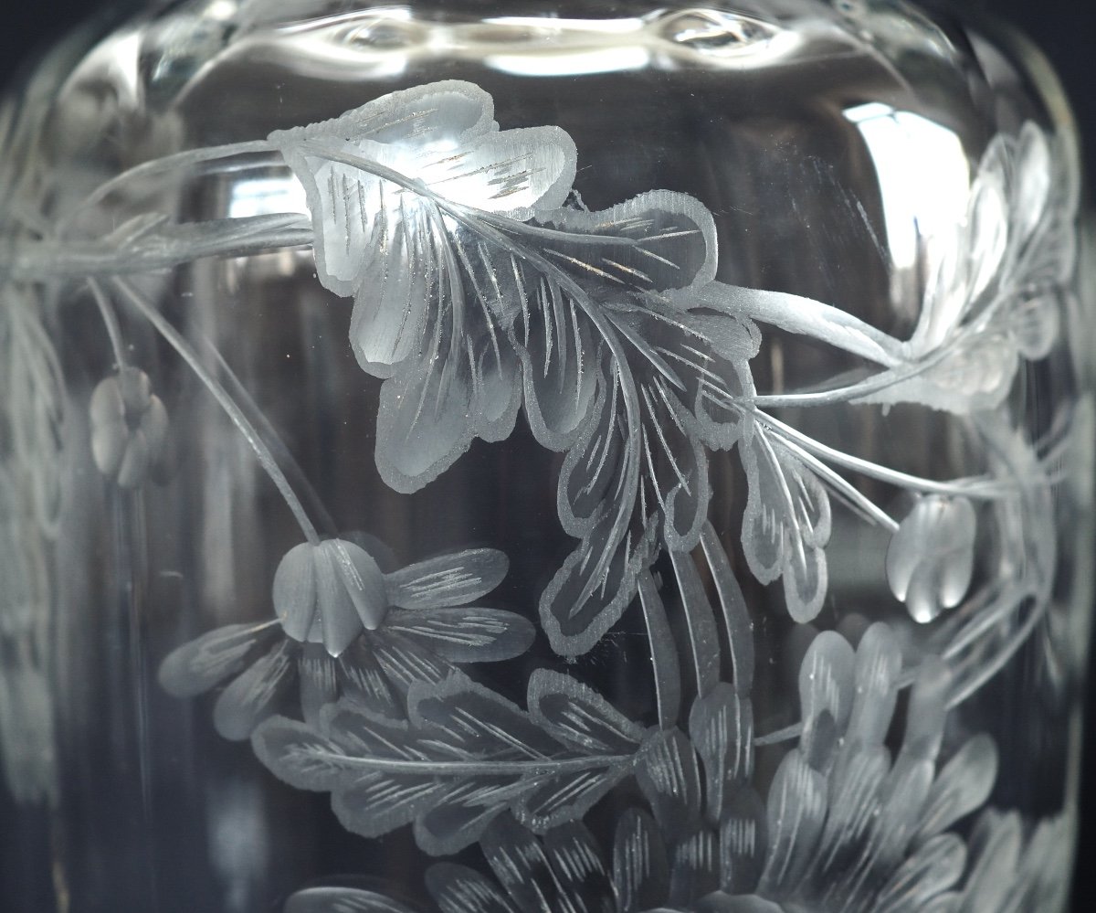 Baccarat : Vase En Cristal, Rare Modèle Taillé Gravé Aux Chrysanthèmes - 30,1cm-photo-4