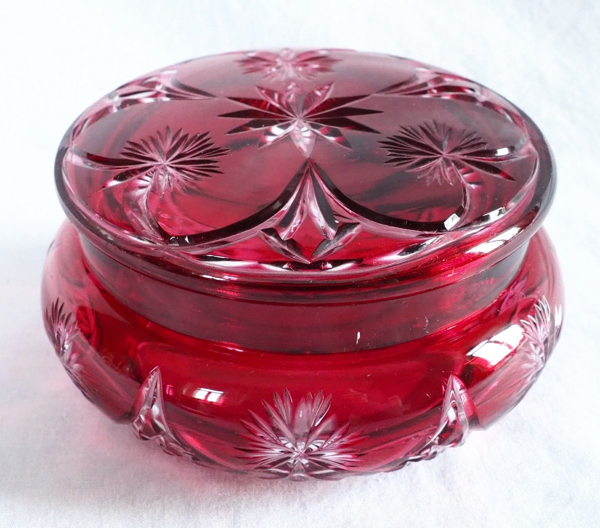 Baccarat - Bonbonnière En Cristal Taillé Overlay Rose