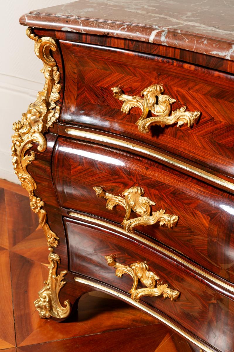 Commode Tombeau En Bois De Violette d'époque Régence Louis XV  Attribuée à Jean Charles Saunier-photo-4