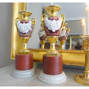 Paire De Vases En Porcelaine Montés Sur Socle En Marbre - époque Restauration Circa 1820