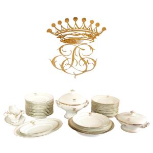 Service De Table Couronne De Comte En Porcelaine Blanche Et Or Pour 12 Personnes