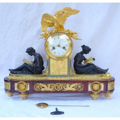 Pendule Aux Maréchaux d'époque Empire, Début XIXe Siècle, Bronze Doré Et Marbre Griotte