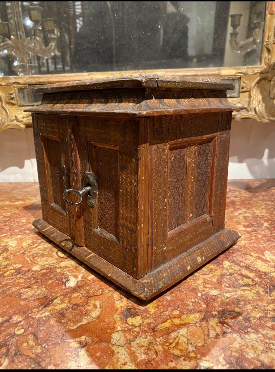 Straw Marquetry Cabinet -photo-4