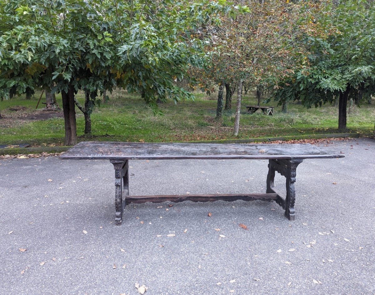 Table De Monastère 