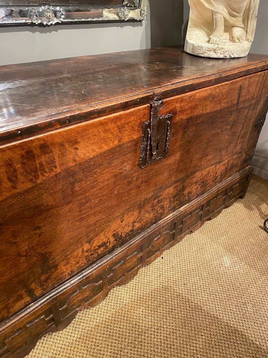 Renaissance Walnut Chest -photo-2