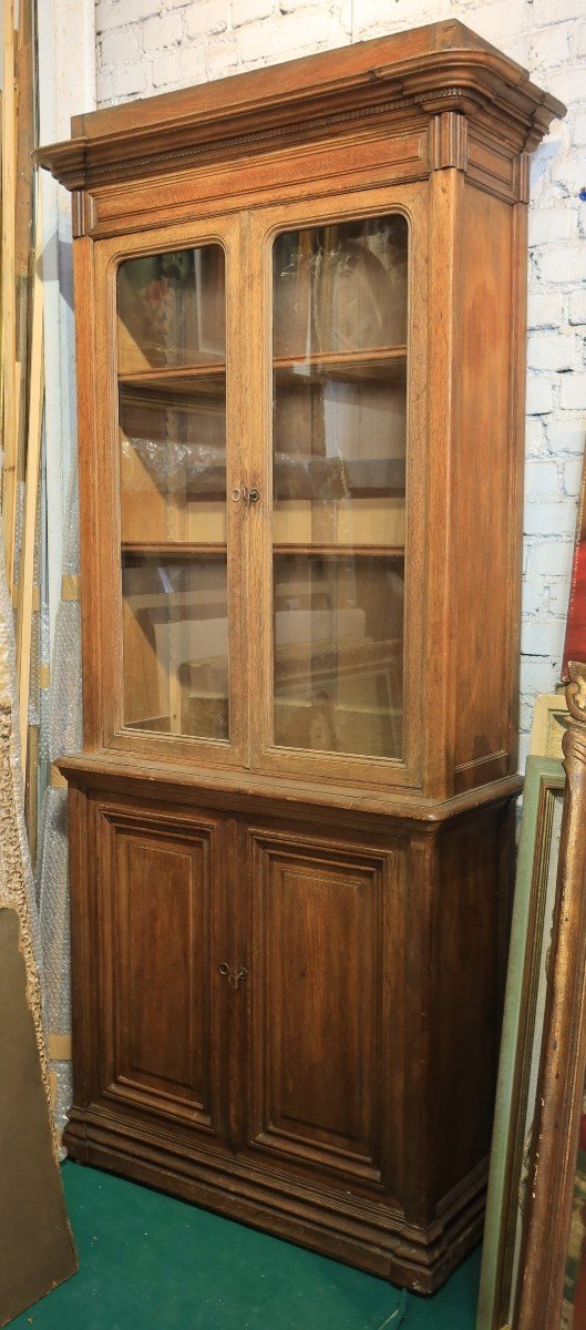 Small Two-body Display Cabinet Bookcase In Oak.-photo-2