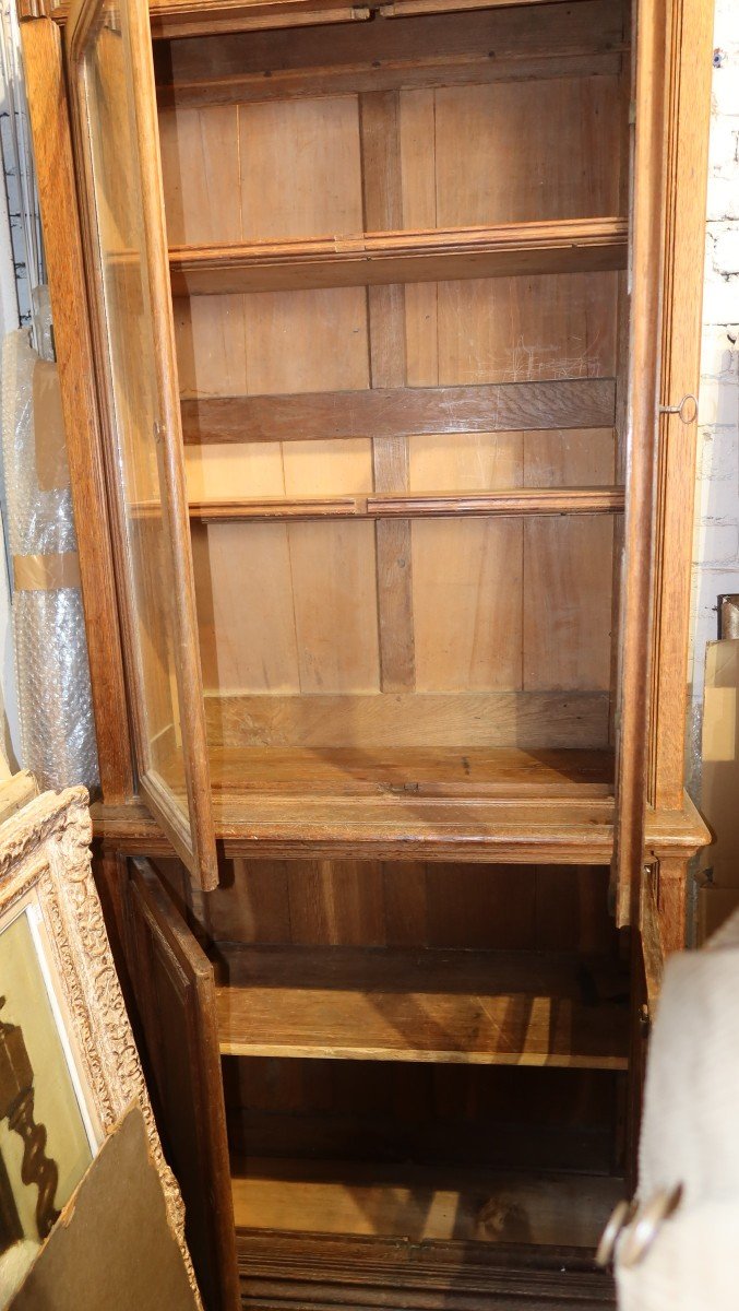 Small Two-body Display Cabinet Bookcase In Oak.-photo-6