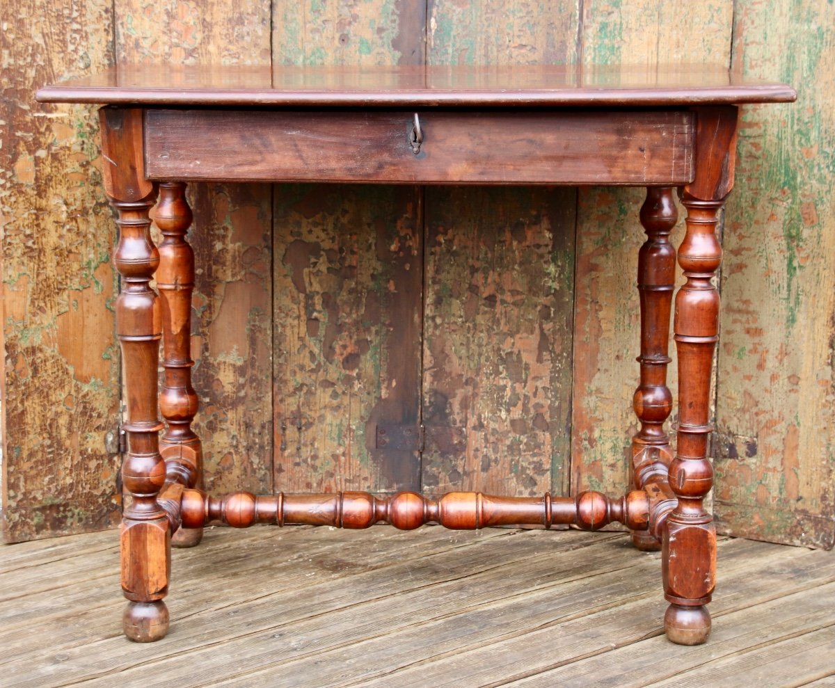 17th Century Rochelaise Table In Gaïac And Mahogany 