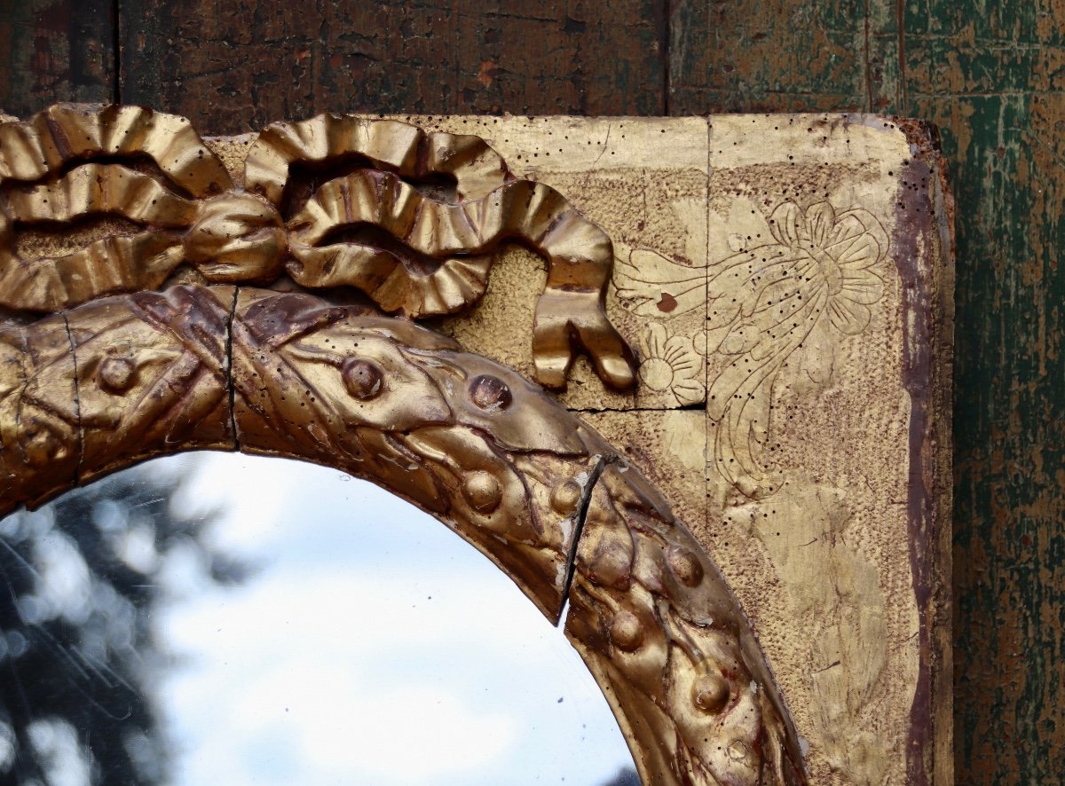 17th Century Oval Mirror In Golden Wood -photo-1